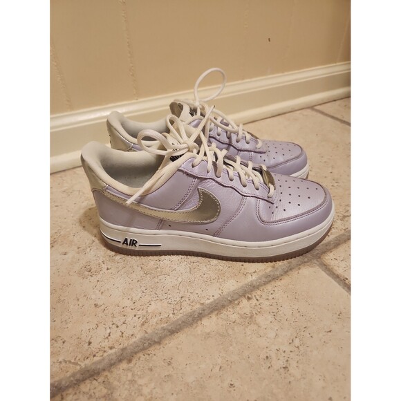 Nike Air Force 1 Purple w/ Silver Swoosh Men's 6 Women's 7-7.5 - Picture 1 of 11